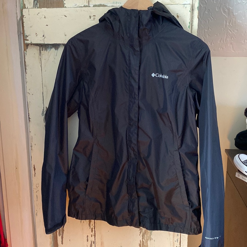 Columbia windbreaker size M